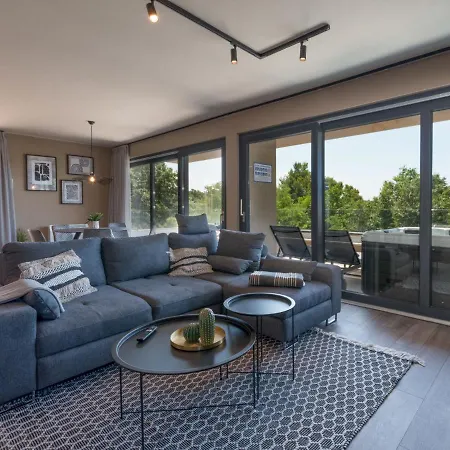 Apartment Querchus By Interhome Karigador