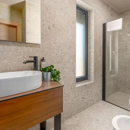 Querchus By Interhome *